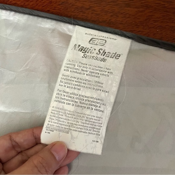 Ed Hardy Love Kills Slowly Car Shade Sunshade Window Sun Visor Cover 25x28 - Picture 6 of 11